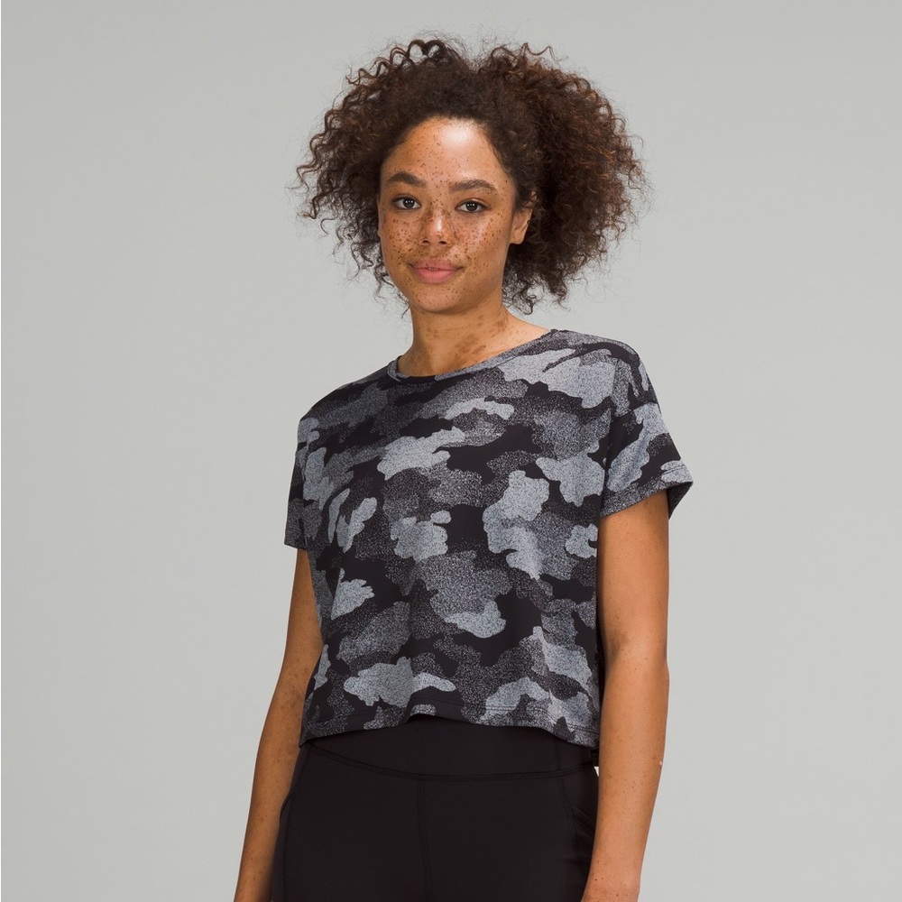 Lululemon Cropped Short Sleeve Black & Grey Size 10